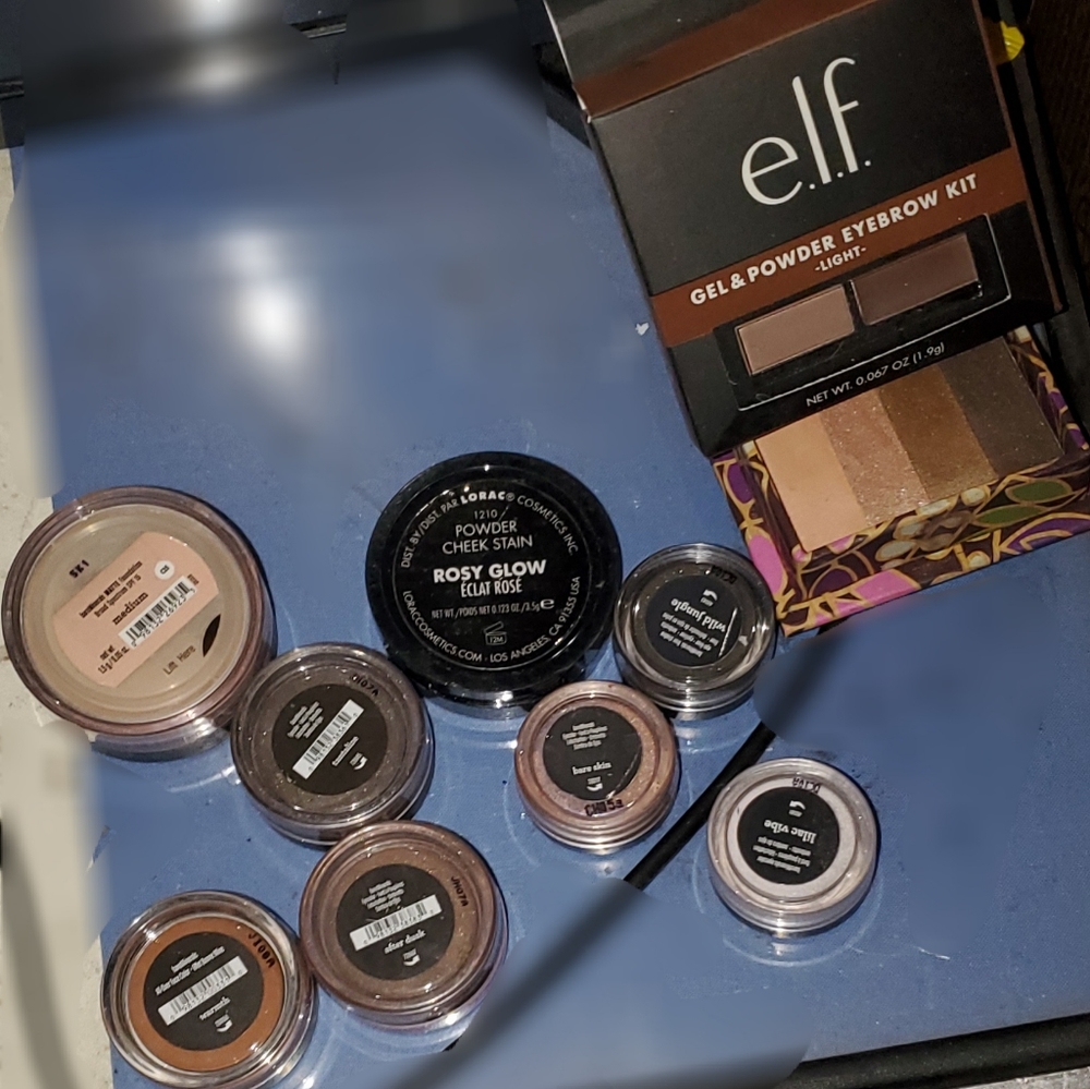 High-end Makeup Bundle - Picture 2 of 2